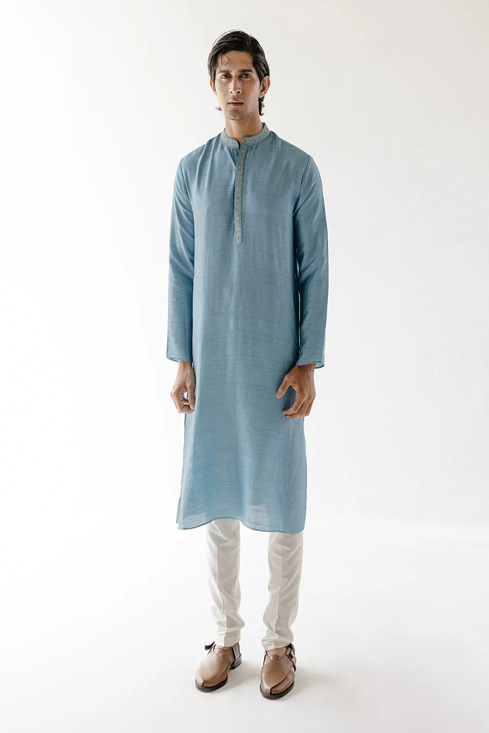 Aitbaar Kurta Set